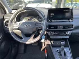 Hyundai Kona (2022) thumbnail 3