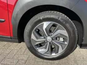 Hyundai Kona (2022) thumbnail 5