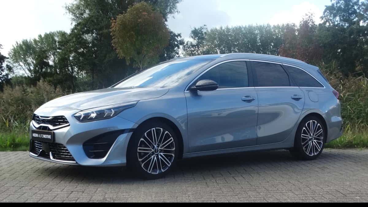 Kia Ceed Sportswagon (2025) — foto 1