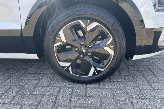 Kia Niro (2022) thumbnail 4