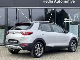 Kia Stonic (2019) thumbnail 2