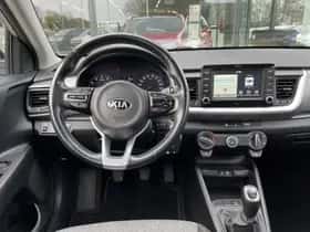 Kia Stonic (2019) thumbnail 12