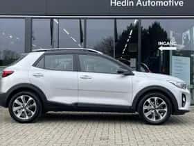 Kia Stonic (2019) thumbnail 3