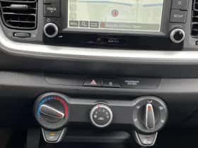 Kia Stonic (2019) thumbnail 24
