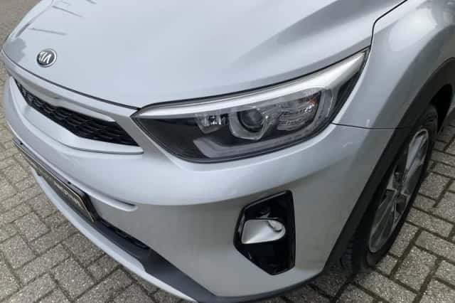 Kia Stonic (2019) thumbnail 5