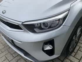 Kia Stonic (2019) thumbnail 5