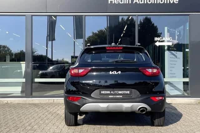 Kia Stonic (2023) thumbnail 2