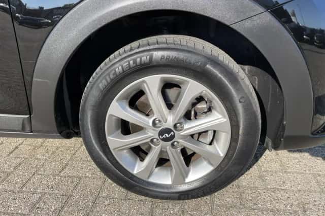 Kia Stonic (2023) thumbnail 4