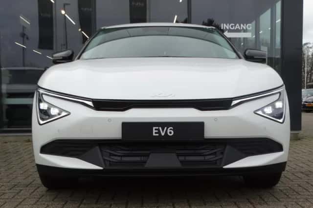 Kia EV6 (2025) thumbnail 6