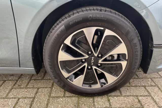 Kia Ceed (2025) thumbnail 5