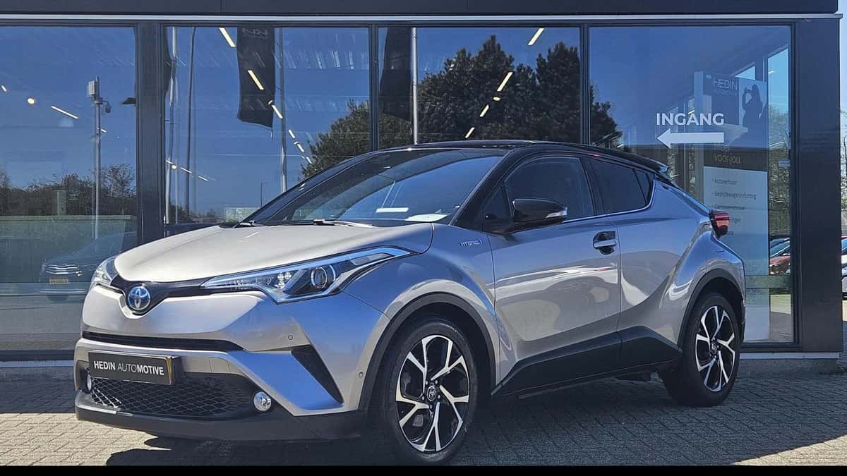 Toyota C-HR (2017) — foto 1