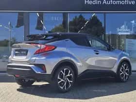 Toyota C-HR (2017) thumbnail 2