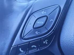Toyota C-HR (2017) thumbnail 21