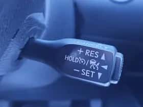 Toyota C-HR (2017) thumbnail 23