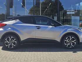 Toyota C-HR (2017) thumbnail 6