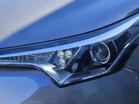 Toyota C-HR (2017) thumbnail 7