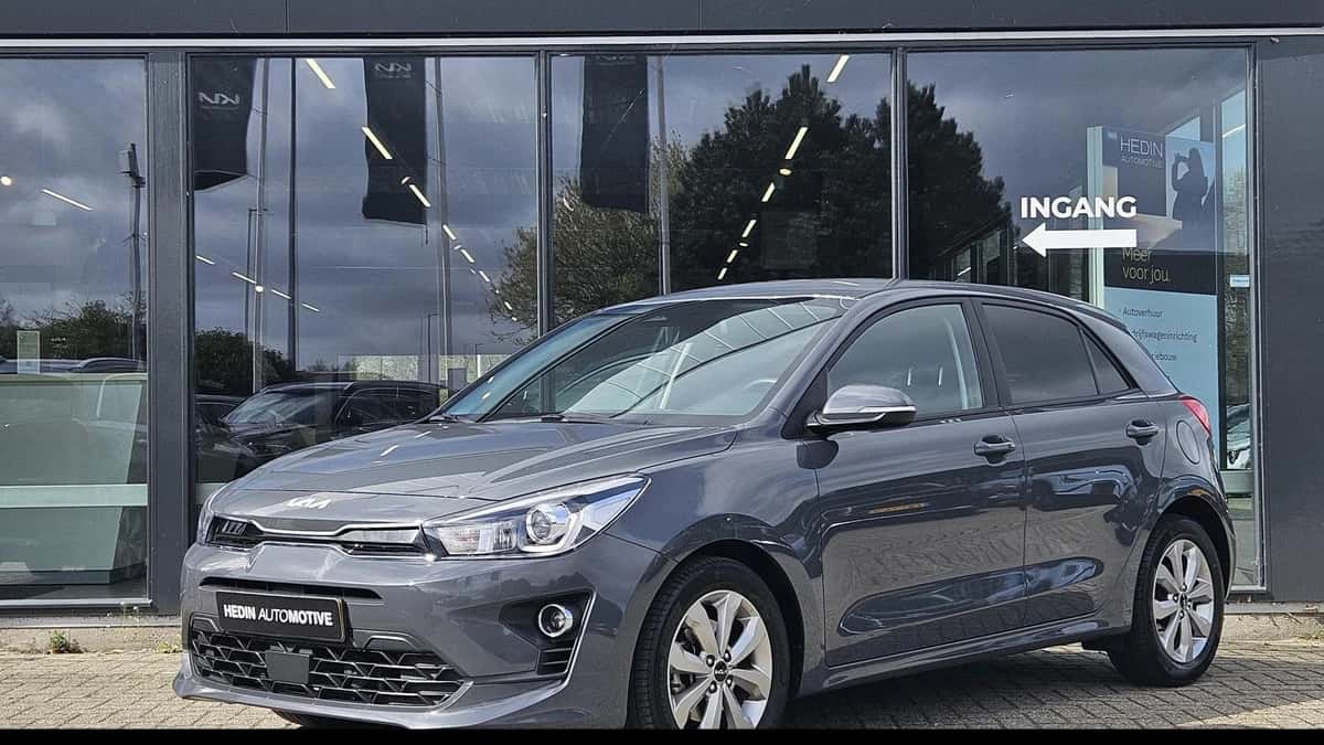 Kia Rio (2023) — foto 1