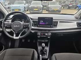 Kia Rio (2023) thumbnail 15