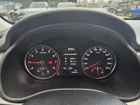 Kia Rio (2023) thumbnail 23