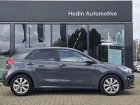 Kia Rio (2023) thumbnail 6