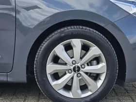 Kia Rio (2023) thumbnail 7