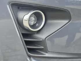 Kia Rio (2023) thumbnail 8