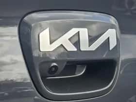 Kia Rio (2023) thumbnail 10