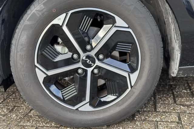 Kia Niro (2025) thumbnail 5