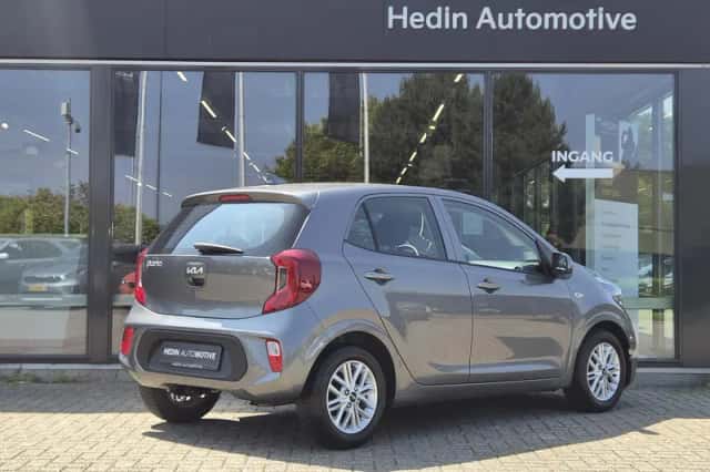 Kia Picanto (2023) thumbnail 2