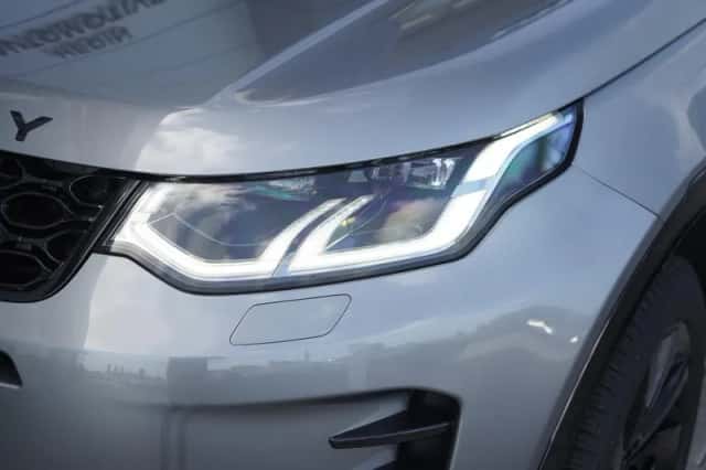 Land Rover Discovery Sport (2025) thumbnail 4