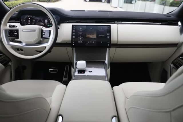 Land Rover Range Rover (2025) thumbnail 3