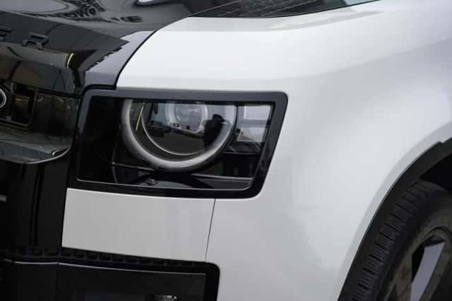 Land Rover Defender (2026) thumbnail 3