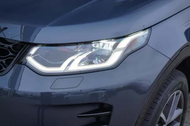 Land Rover Discovery Sport (2026) thumbnail 4