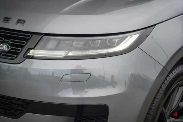 Land Rover Range Rover Sport (2023) thumbnail 4