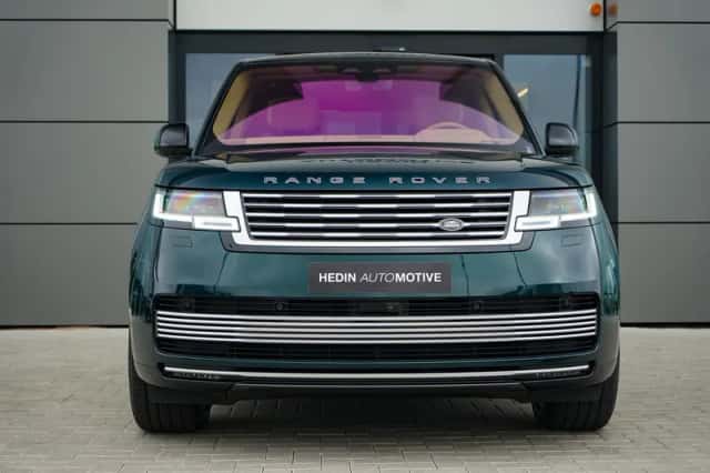 Land Rover Range Rover (2023) thumbnail 2