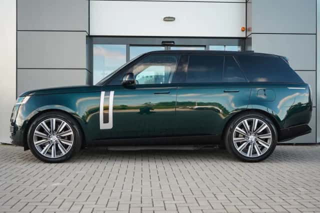 Land Rover Range Rover (2023) thumbnail 3