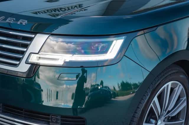 Land Rover Range Rover (2023) thumbnail 4