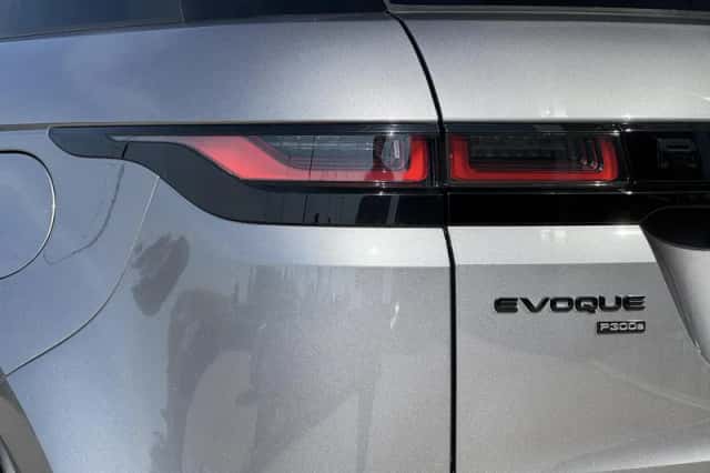 Land Rover Range Rover Evoque (2023) thumbnail 5
