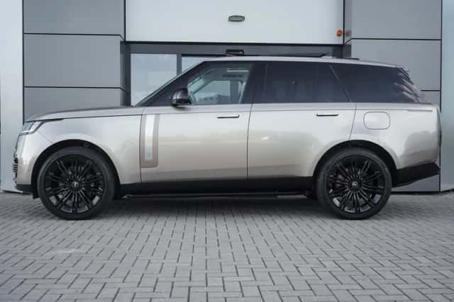 Land Rover Range Rover (2024) thumbnail 3
