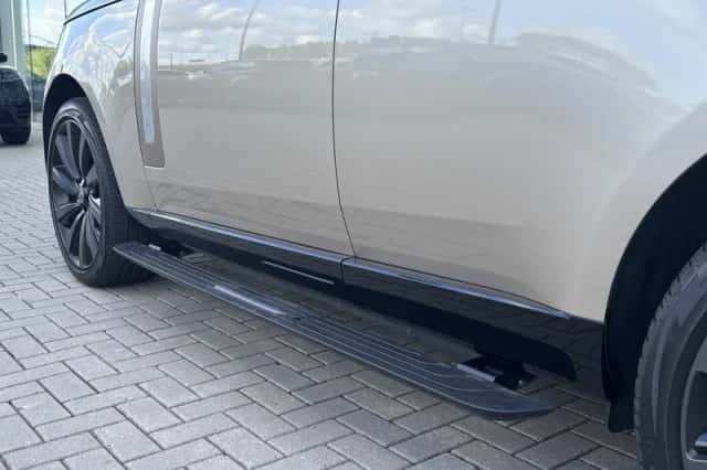 Land Rover Range Rover (2024) thumbnail 5