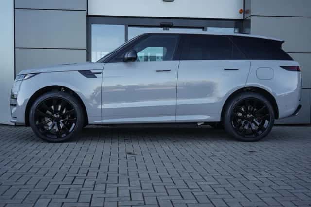 Land Rover Range Rover Sport (2026) thumbnail 3