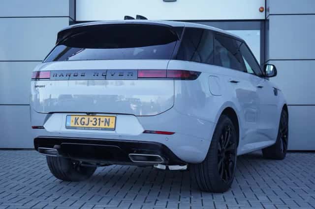 Land Rover Range Rover Sport (2026) thumbnail 6