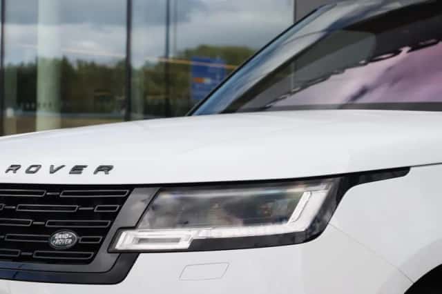 Land Rover Range Rover (2023) thumbnail 2