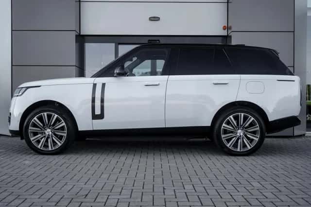 Land Rover Range Rover (2023) thumbnail 3