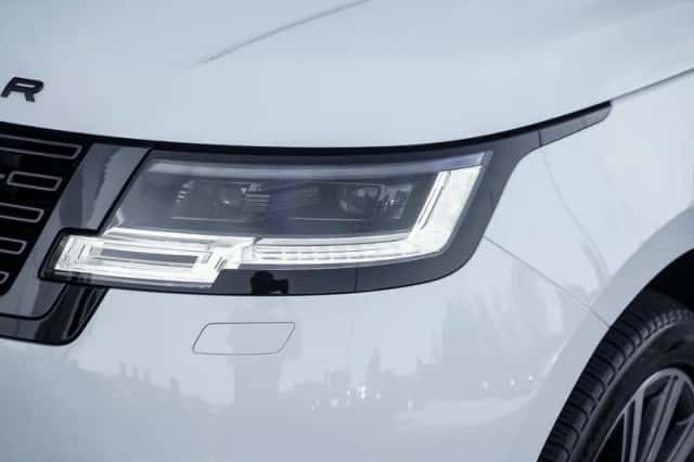 Land Rover Range Rover (2023) thumbnail 4