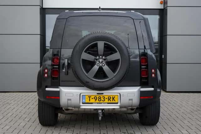 Land Rover Defender (2023) thumbnail 5