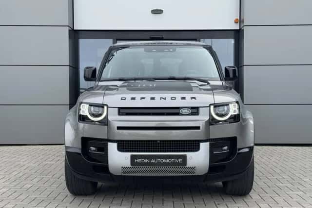 Land Rover Defender (2022) thumbnail 2