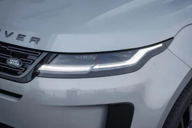 Land Rover Range Rover Evoque (2026) thumbnail 4