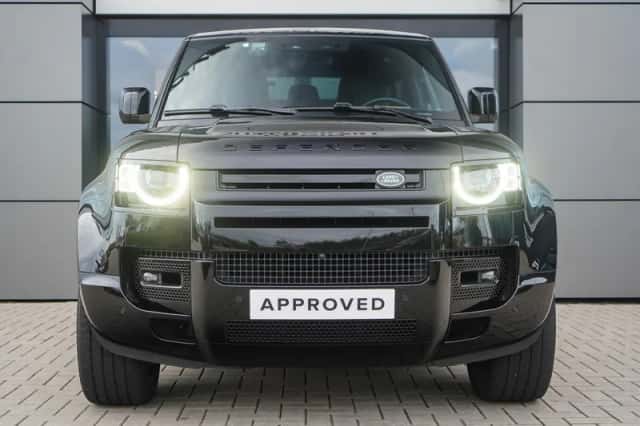 Land Rover Defender (2022) thumbnail 2