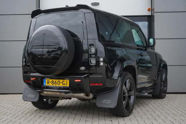 Land Rover Defender (2022) thumbnail 6